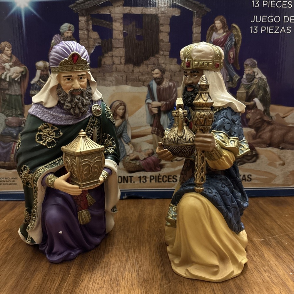 Kirkland Signature Nativity Set 2005080 8 3/4" Kneeling Wiseman Replacement - X2